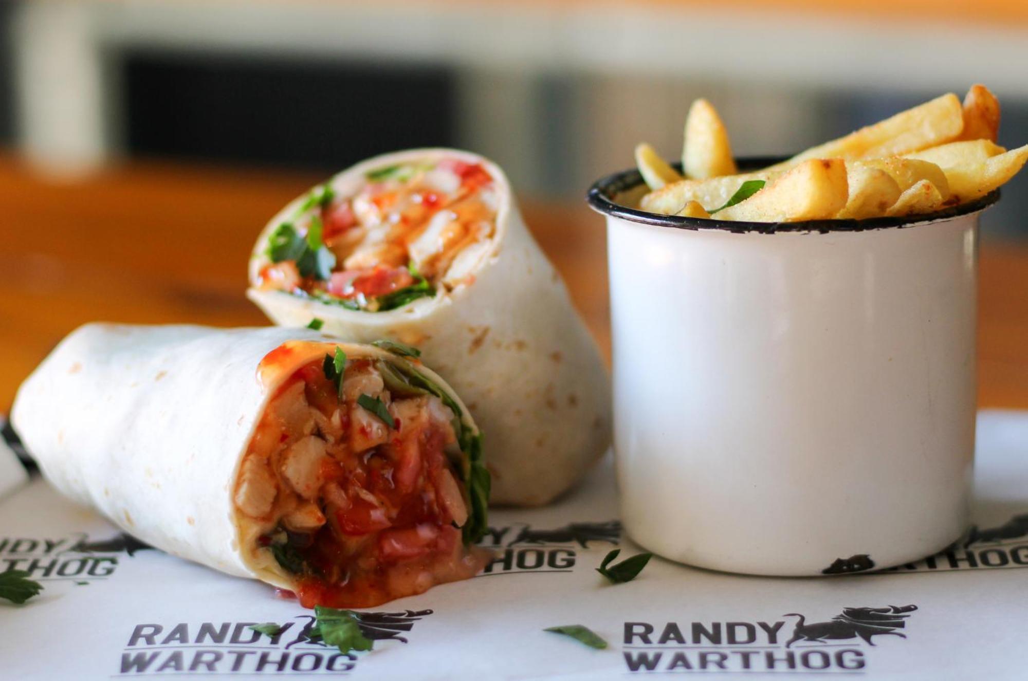 Never at Home Green Point Kaapstad Buitenkant foto A wrap and chips